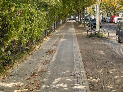 Entsiegelung entlang eines Gehwegs am Weidenweg