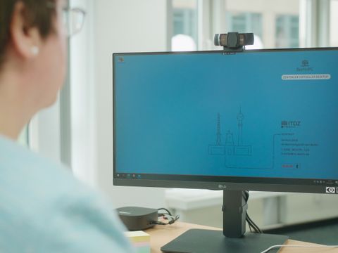 Präsidentin Klingen vor dem BerlinPC