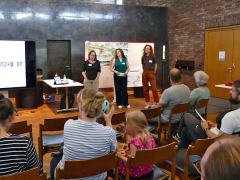 Kerstin Jablonka von pro garten, Katarzyna Bruszewska-Eilers vom SGA und Dana Hucke von pro garten (v. links)