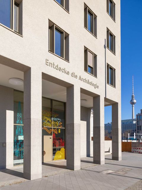 Eingang des PETRI Berlin an der Gertraudenstraße 8 (Bild: PETRI Berlin, David von Becker)