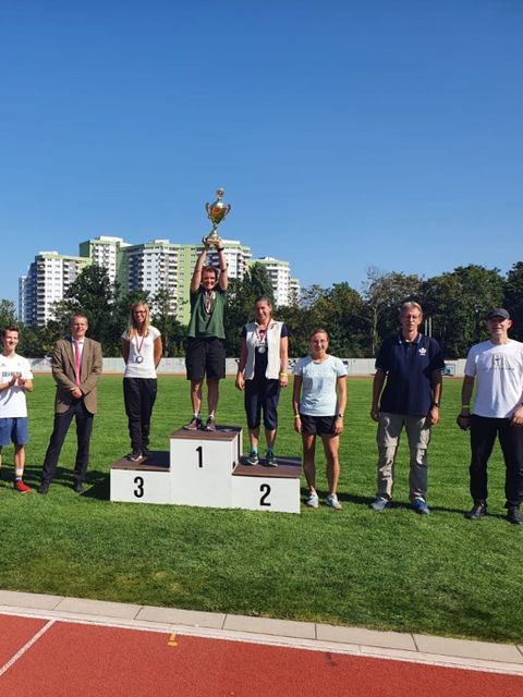 Siegerehrung der drei schnellsten Schulen beim ersten Sprint Cup Nord Berlin (Bild: SC Tegeler Forst )