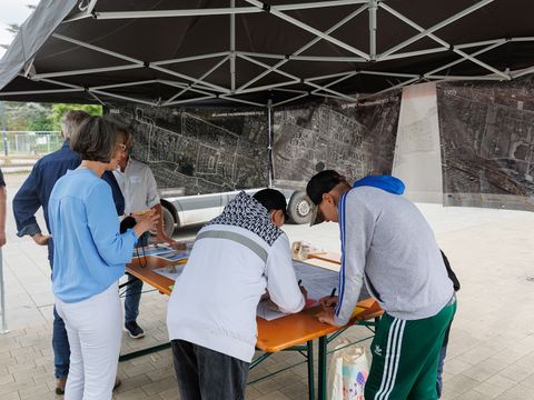 Was soll aus dem Platz werden?