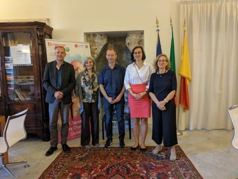 Gruppenbild im Bürgermeisterkabinett
