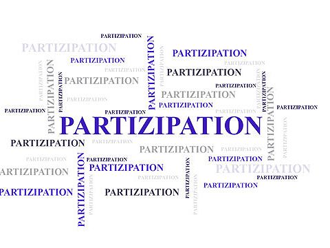 Schriftzug Partizipation in verschiedenen Formatierungen