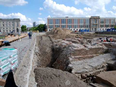 Grabungen am Schlossplatz in Mitte