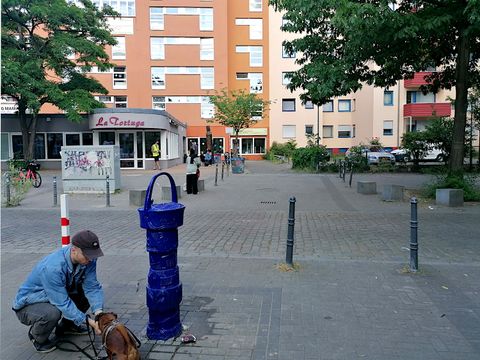 Platz mit Aufwertungspotenzial am leerstehenden Café "La Tortuga" in der Koloniestraße