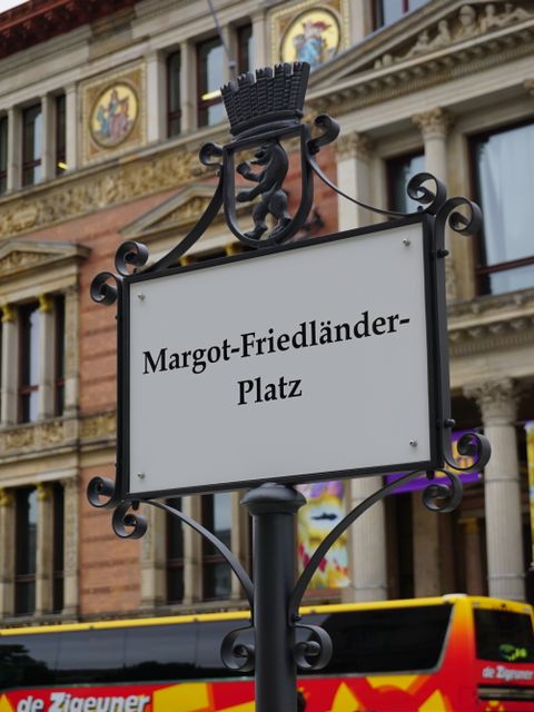 Umbenennung Margot Friedländer Platz