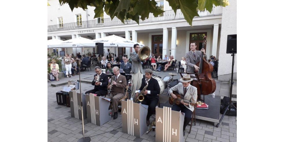 Andrej Hermlin Swing Orchestra auf dem Johannes-Fest-Platz