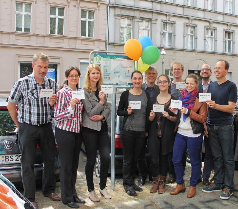 Gruppenfoto zum Projektstart Stadtspiel Klima-Agenten