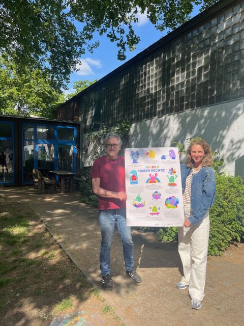 Thomas Czyborra (Kinder-Jugendhalle MV Forum NaturFreundeJugend Berlin e.V.) und Hannah Böse (Kinder- und Jugendbeauftragte Reinickendorf)