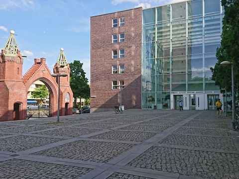 Dienstgebäude Brunnenstraße 110d – 111