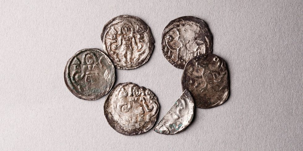 Abb. 1: Silberdenare (1260/65-1293), Durchmesser 1,5 cm