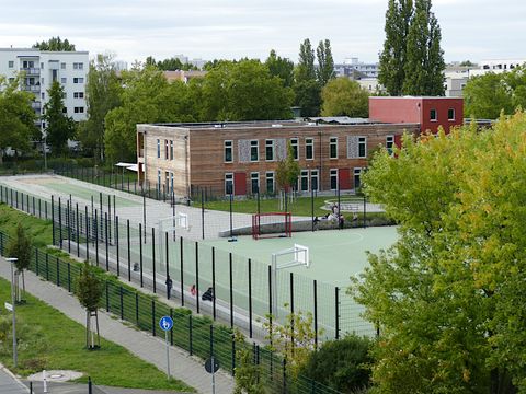 Kita Havellaender Ring und Sportflaechen Pusteblume-Grundschule