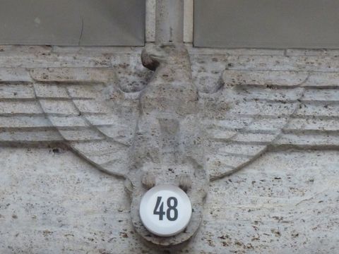 Finanzamt Charlottenburg - Eingangsportal Reichsadler