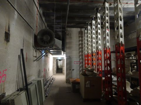 Lindentunnel: Tunnelarm Südost mit Sprinklerzentrale und Notabstützung