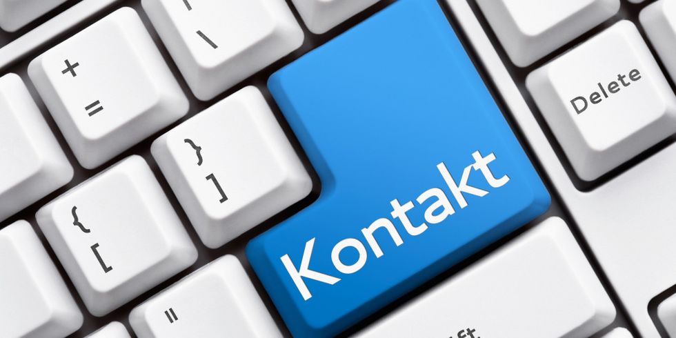 Tastatur mit Aufschrift Kontakt