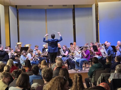 Minibrass und Berlin Concert Brass gemeinsam auf der Bühne der Musikschule in der Zellestraße