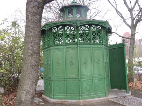 Öffentliche Toilette