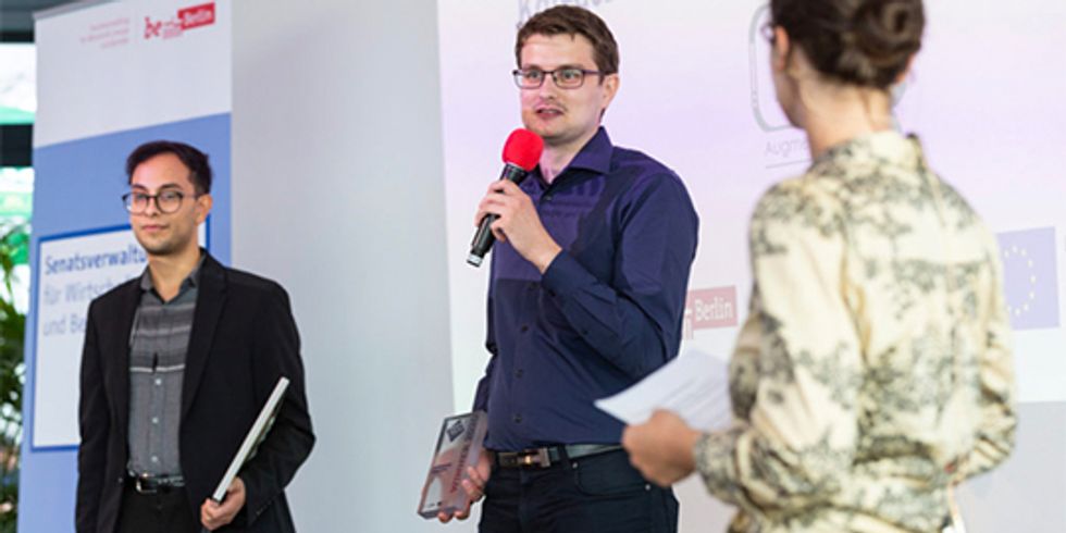 Das 2-Mann Team von Augmented Robotics live beim DTA 2020