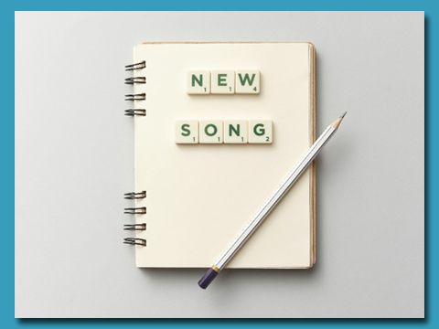 ein gebundenes Heft mit der Aufschrift New Song