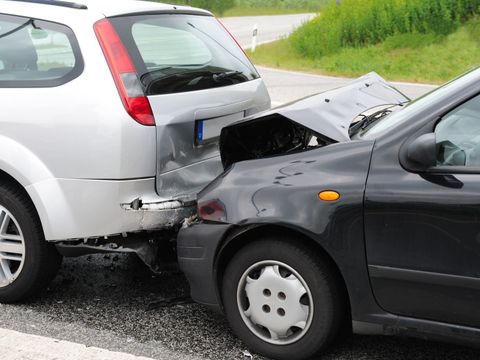 Auffahrunfall (Bild: benjaminnolte/Fotolia.com)