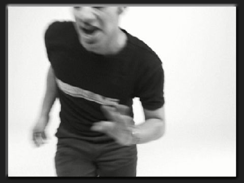 unscharfes Foto eines rennenden Mannes