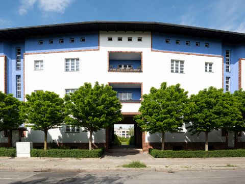 Toreingang zur Hufeisensiedlung am Lowise-Reuter-Ring