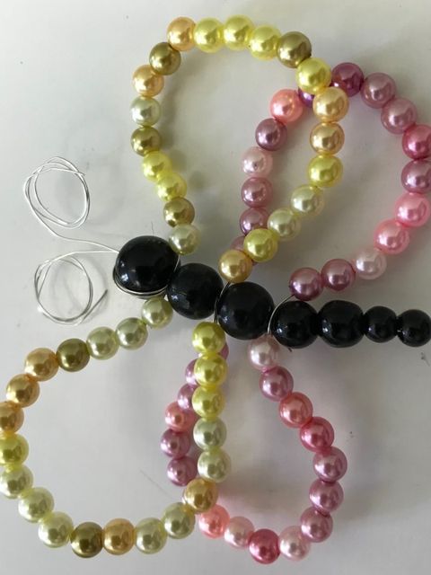 Aus dem Schmuckkurs für Kinder und Jugendliche (Bild: BA Reinickendorf)