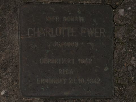 Stolperstein Charlotte Ewer, Foto: A. Bukschat & C. Flegel, 25.03.2012
