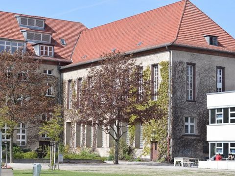 Kepler-Schule Neukölln_ Außenansicht