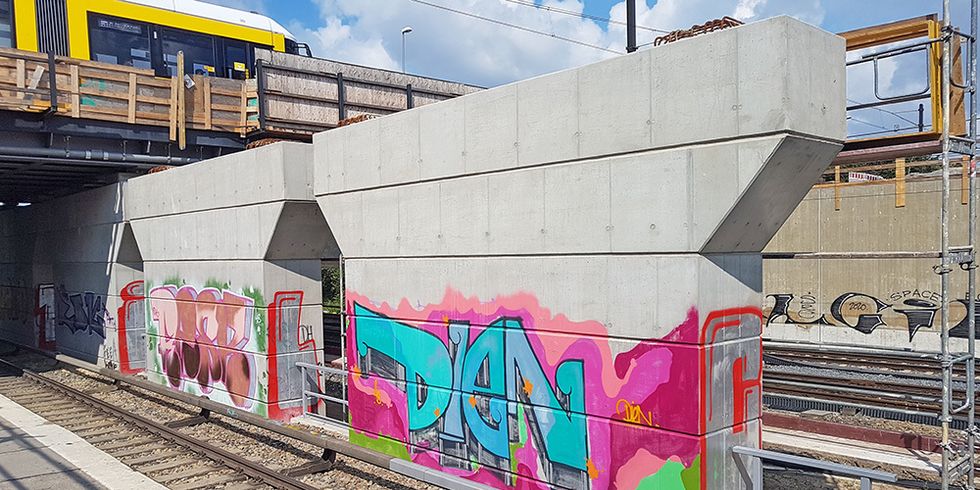 Mittelpfeiler für den östlichen Überbau, August 2020