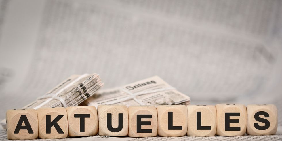 Aktuelles Zeitungsstapel