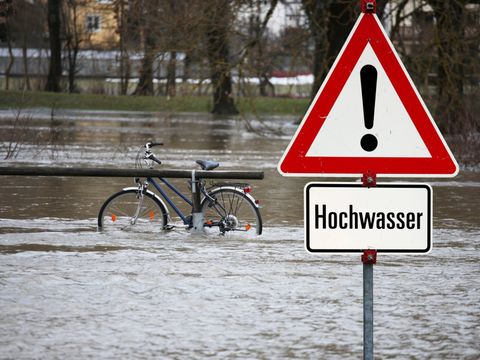 Stadt in der Gewalt des Wassers