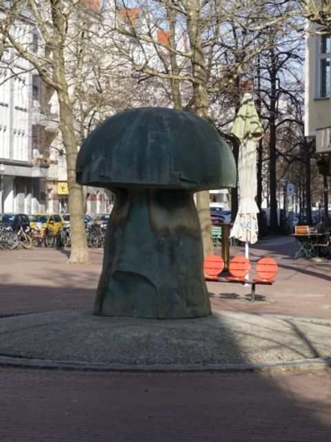 Wasserpilz am Leon-Jessel-Platz, Kiezspaziergang 10.03.2018 (Bild: BA-CW, ML)