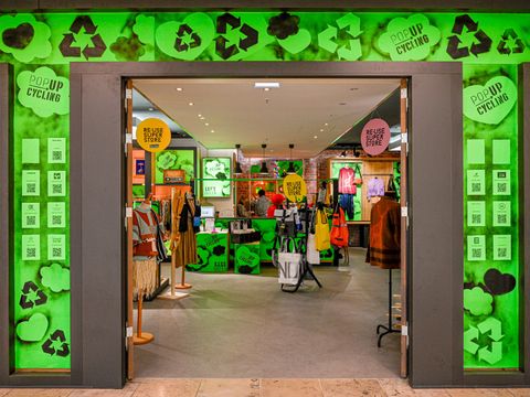 Eingang und Blick in den neuen Store in den Schönhauser Arcaden