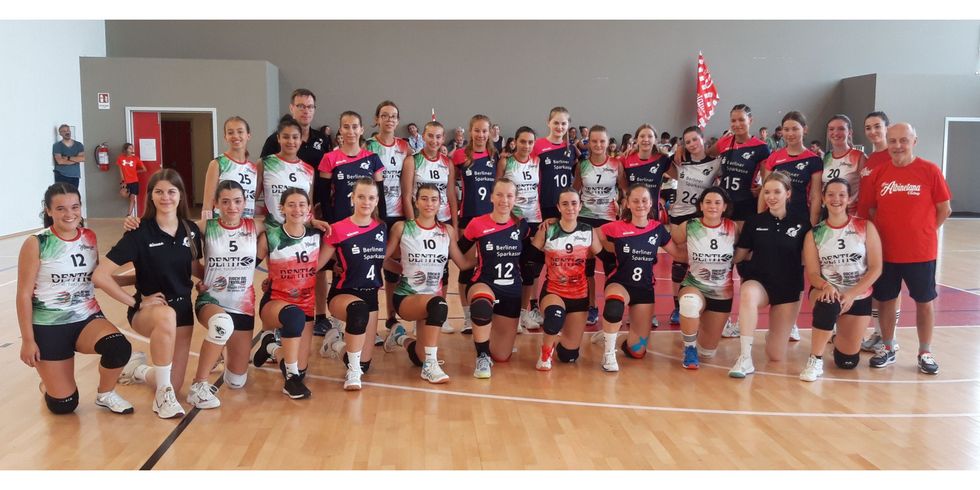 Volleyballerinnen aus Albinea und Treptow-Köpenick