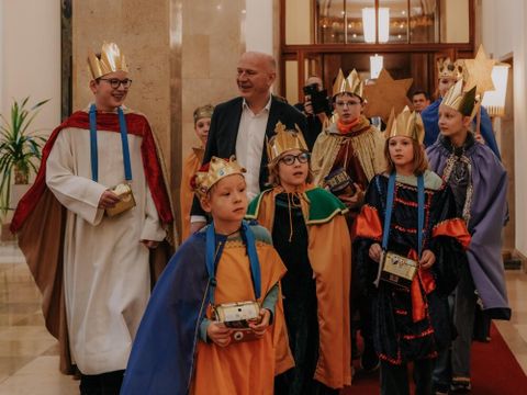 Empfang der Sternsingerinnen und Sternsinger im Roten Rathaus