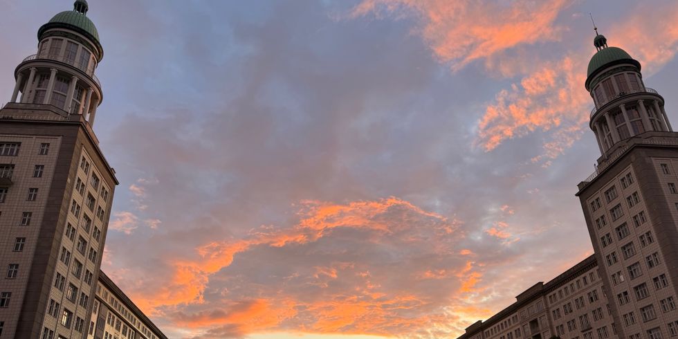 Frankfurter Tor im Sonnenuntergang