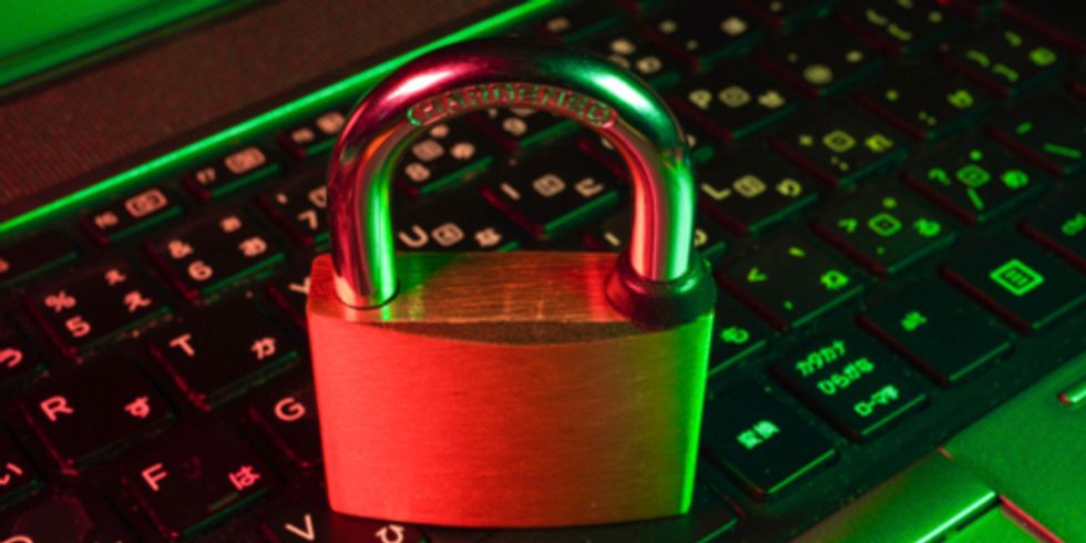 Schloss auf Laptop-Keyboard