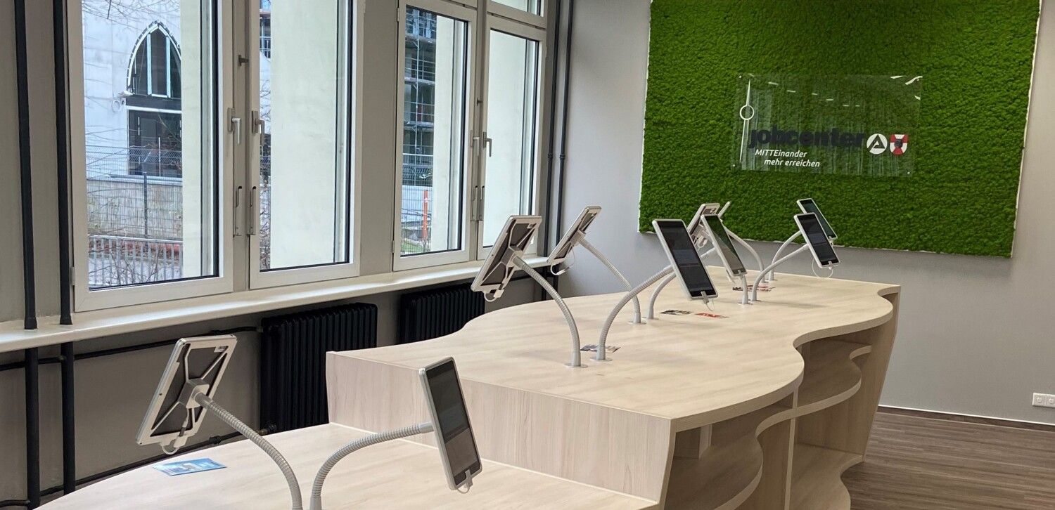 Tisch mit iPads