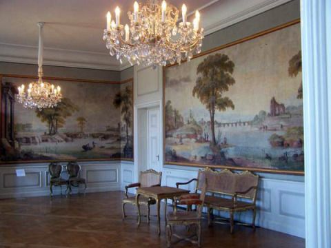 Schloss Friedrichsfelde - Gartensaal mit bemalten Tapeten aus der ehemaligen Königlichen Oberförsterei Zinna bei Jüterbog (um 1770)