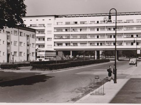 Weiße Stadt, Aroser Allee, Bauteil Salvisberg, Fotografie, um 1950. (Bild: Museum Reinickendorf)