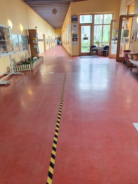 Schule am Mohnweg während der Corona-Pandemie (Bild: C. Flader)