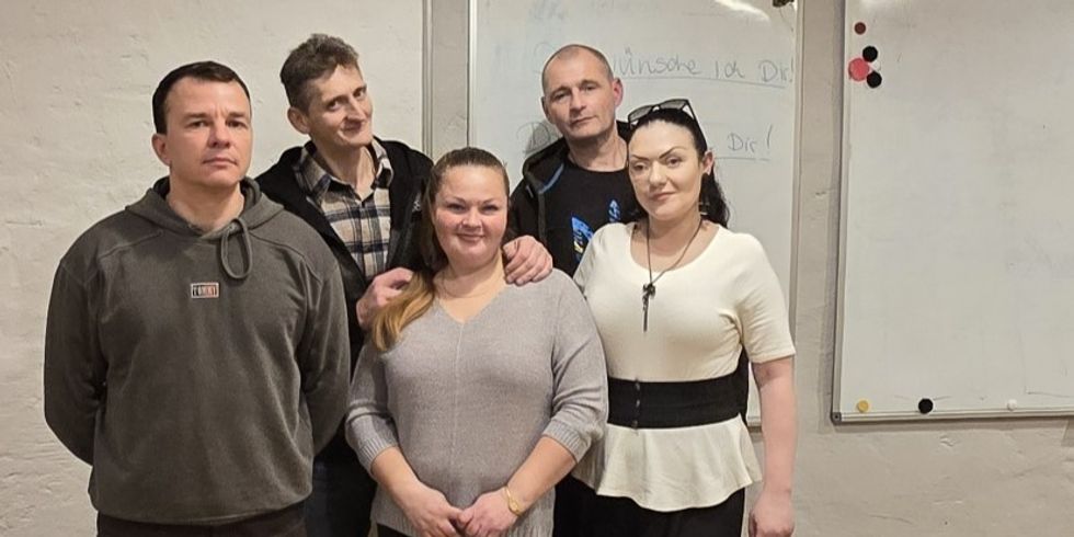 Die Peer-Gruppe der Kreuzberger Drogen- und Suchtberatung Misfit leistet einen großartigen freiwilligen Eisatz