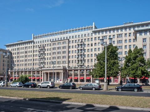 Residential and commercial building, Block C North