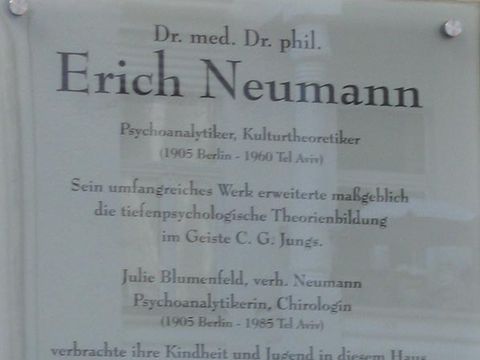 Gedenktafel für Erich und Julie Neumann, 6.5.2007, Foto: Regine Lockot