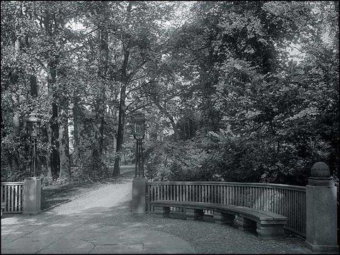Erwin Barth - Schustehruspark, Rondell