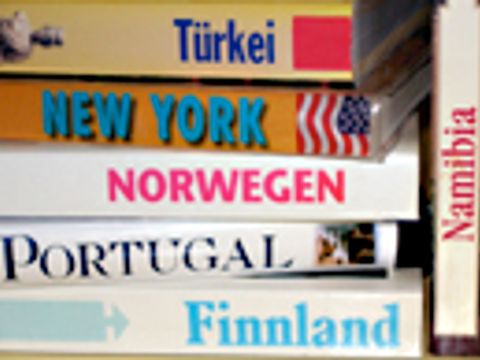 Bücher übereinander gestapelt