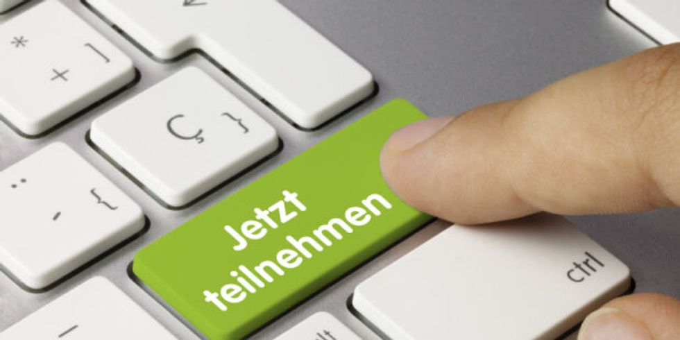 Jetzt teilnehmen Tastatur. Finger