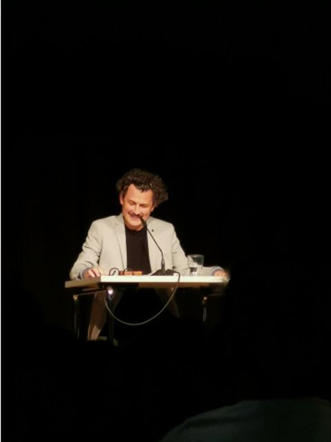 Manuel Rubey am Rednerpult